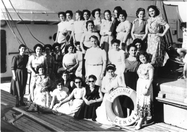 HOPES AND DREAMS Images from the CO.AS.IT. Italian Historical Society Collection